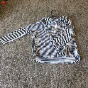 Black and white stripped, quarter sleeved t-shirt